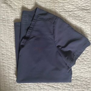 Figs Casma Three Pocket Scrub Top: Quiet Navy